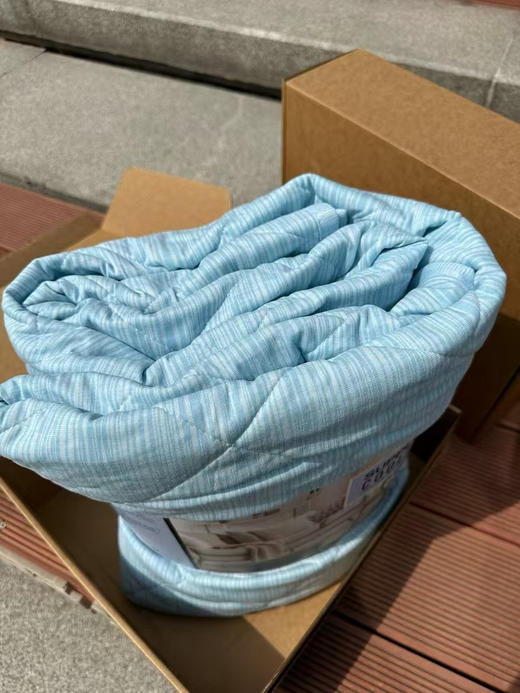 美单原单SUPPLY纯棉冷感被，客户退单，正面100%针织纯棉，内面55%（尼龙+PE）复合+45%尼龙，中间填充100%聚酯纤维，三层面料绗缝！ 商品图9