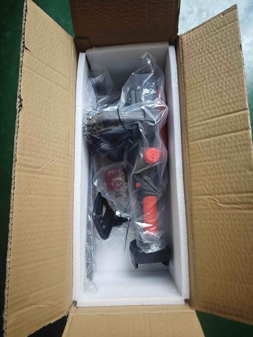 【货号04457】包邮42V卡玛顿M7无刷电链锯16寸锂电电链锯链条锯牧田款裸机头 商品图9