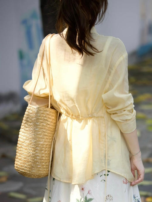 【百图lulu定制】【抽褶防晒衫】【买就送白色吊带】莱赛尔天丝 后背抽褶 收腰 凉爽 长袖防晒衬衫 商品图6