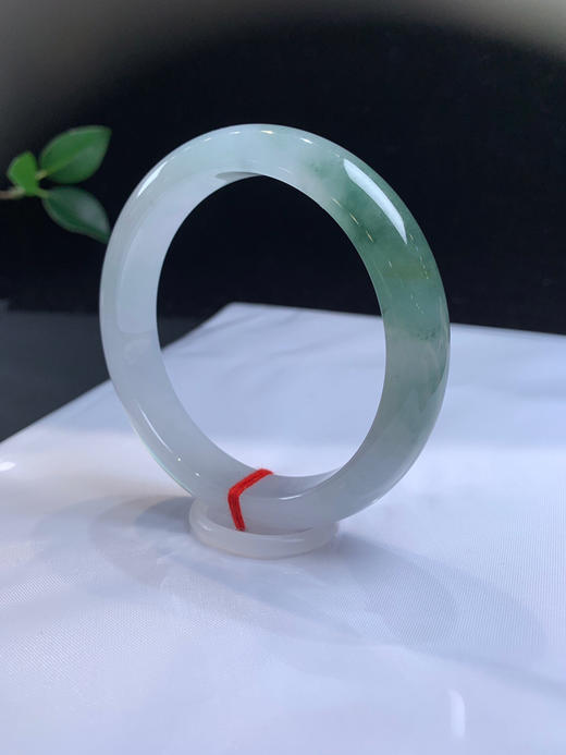 612846，58.5冰底半山水，冰感好，一截油青色，整条均匀干净有特色 商品图4