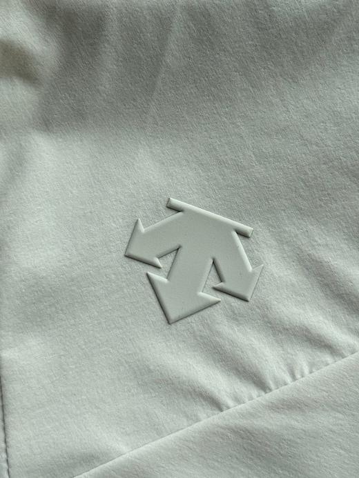 点此购买 迪桑特TRAINING系列综训男士针织运动上衣防晒衣 LL 317185 商品图13