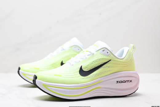 耐克NIKE VOMERO 18 PLUS舒适减震防滑低帮跑步鞋HM6805-101男女鞋 商品图3