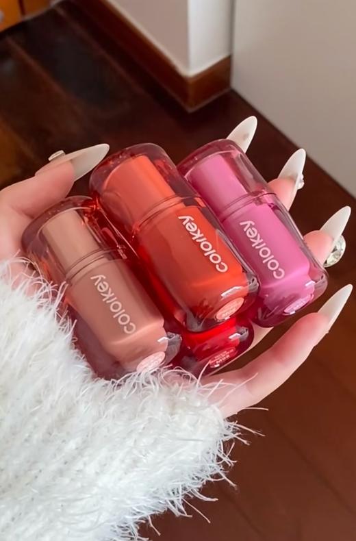 珂拉琪捏捏唇泥！✨又润又哑光的口红💄不拔干！戴口罩也蹭不花！色号都巨好看！ 这个造型就像琥珀糖一样好捏~ 商品图4