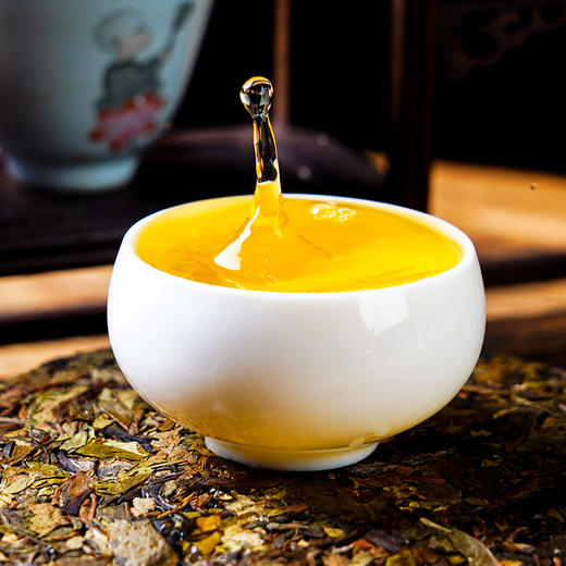 12月4日上午9点【拼团购】【古树金叶】2025年头春头采古树黄金叶“口粮的天花板”价格亲民老茶客手中的宝物200克/饼 5饼/提 商品图4