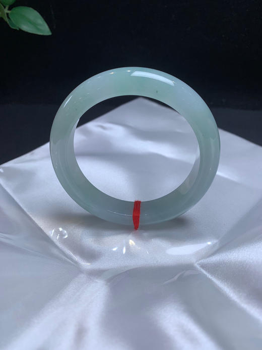 612843，55.2晴水底手镯，整条带淡淡的底色、清新干净、很秀气 商品图1