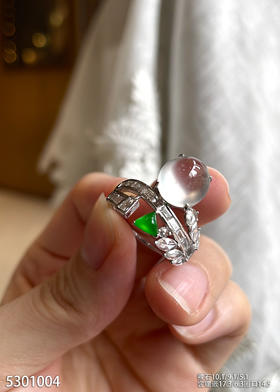 5301004，蛋面戒指。具体价格微信咨询