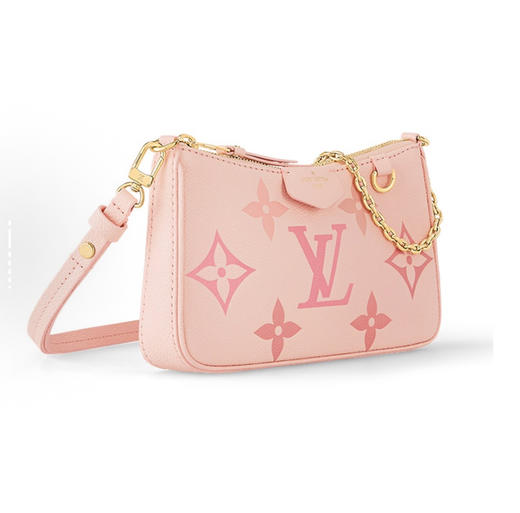 顶级免税版 VIP专柜体验 收到即官网同样 LV Easy pouch链条包 夏日限定 粉粉嫩嫩的配色少女心满满~ 实物真的太好看了 闭眼冲 看着心情就好~ 商品图1