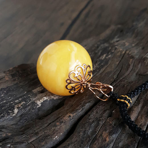 【天然正品】AU750玫瑰金镶钻镶天然约30.4MM鸡油黄蜜蜡单珠吊坠项链中性现售价：3880！220425NJM15 商品图5