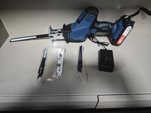 【货号00050】包邮奇磨全友插脚21V锂电马刀锯锂电往复锯电链锯5串电池一电一充送4根锯条 商品图1