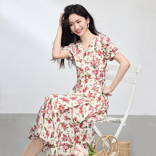 【专属特价】熙世界夏日穿搭法式浪漫围裹碎花连衣裙女高级感V领长裙2025夏款 商品图3