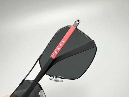 贸易公司渠道原单正品 PRADA普拉达男款太阳镜
款号：SPS A50
尺寸：60口14
总宽：140mm
适用人群：男
功能：偏光太阳镜
眼镜盒后配 商品图4