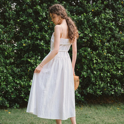 OLrain欧芮儿白色法式吊带连衣裙女夏季2025新款收腰显瘦A字长裙 商品图3