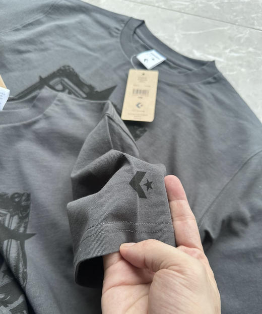 全新正品日版匡威25新款全棉气流纺印花短袖T恤断码捡漏，25年新款日版 官网9000+日元 Weapon印花
尺码L XL 商品图4