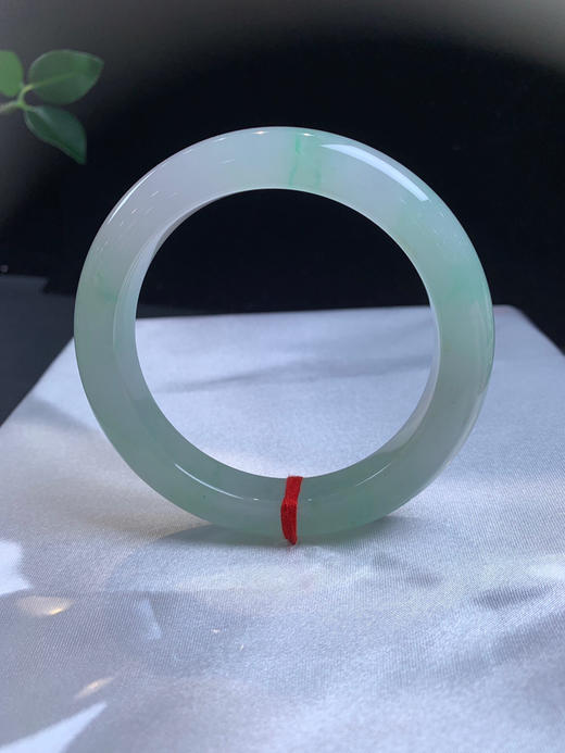 612854，58淡春彩手镯、冰糯底，底妆特别细，清新有特色，整条干净 商品图2