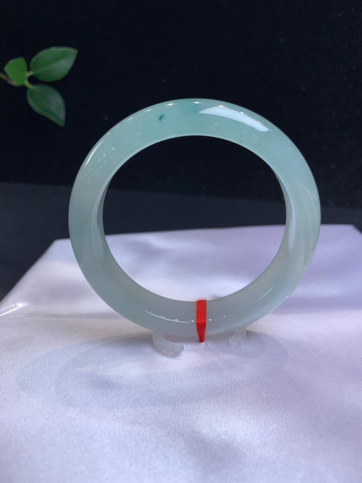 612852，56冰飘花手镯，种特别老，冰冰的，冰晴底飘一抹小蓝花 商品图0