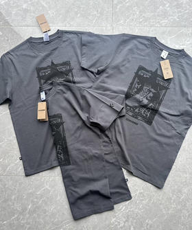 全新正品日版匡威25新款全棉气流纺印花短袖T恤断码捡漏，25年新款日版 官网9000+日元 Weapon印花
尺码L XL