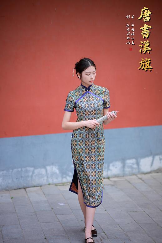 【紫 影】复古几何纹短袖旗袍蓝棕配色典雅修身立领民国风情韵味十足 商品图1