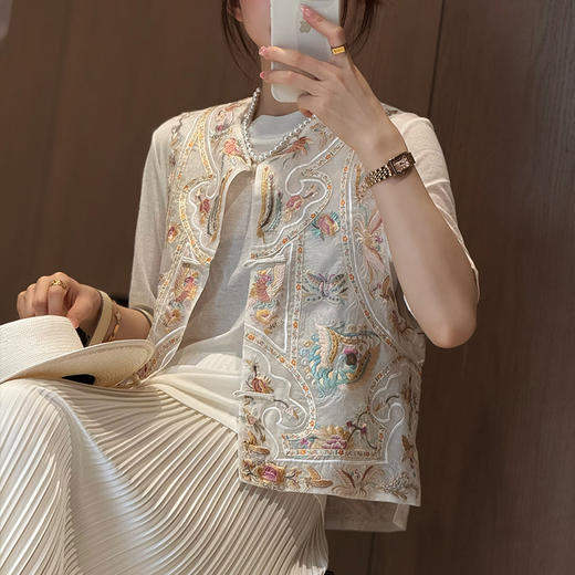 【预售7天】良木礼真丝刺绣马甲（6639） 商品图0