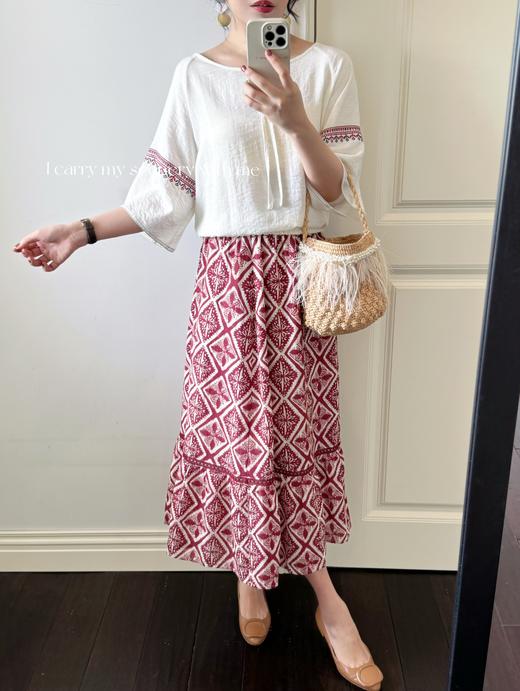 随身携带你的风景 | 浪漫吉普赛 独特设计绣花细节喇叭袖收腰白衬衫 米白色 商品图3