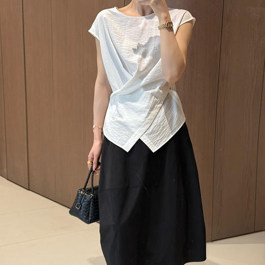 【预售7天】交叉上衣&不规则半裙 商品图4