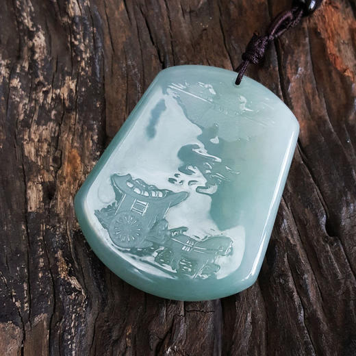 【天然正品】天然精品厚桩细腻糯冰种蓝水料马上发财无事牌翡翠吊坠项链53.8*41.8*7.7MM（皆取最大值）中性款现售价：3280！090425AH71 商品图4