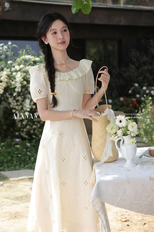 鹿向南「云朵午茶」法式气质短袖木耳边连衣裙女夏镂空收腰长裙子 商品图5