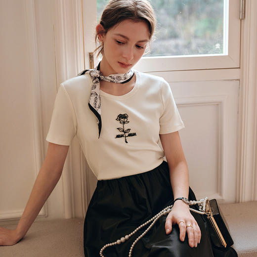 OLrain欧芮儿丝巾白色法式T恤女夏季2025年新款立体重工绣花上衣 商品图0