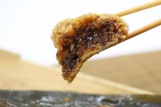 【国味粽师礼盒 一次收到12种粽子口味】四十二载匠心手作 【金丝小枣】选自闻名天下德州乐陵金丝小枣，其皮薄肉厚，枣香浓郁。 【糯米】选用东北优质糯米，黏糯有弹性，米香浓郁。 商品图10