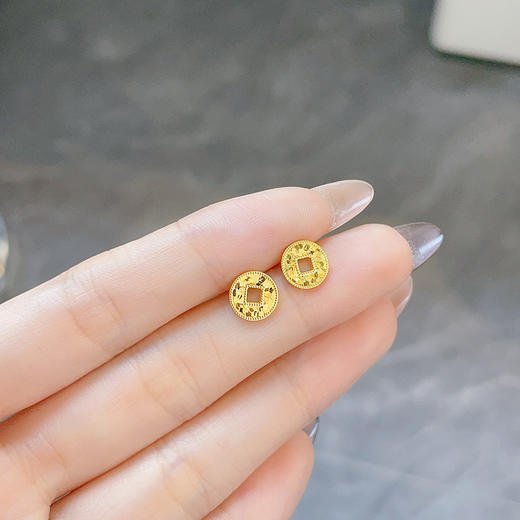 【限时克减150元】足金999.9  #碎碎冰 【精品】实心财源滚滚招财铜钱造型金币耳饰耳钉(AWWES00090)（预售产品下单后不退款不退货不换货不补差（预售产品下单后不退款不退货不换货不补差 商品图2