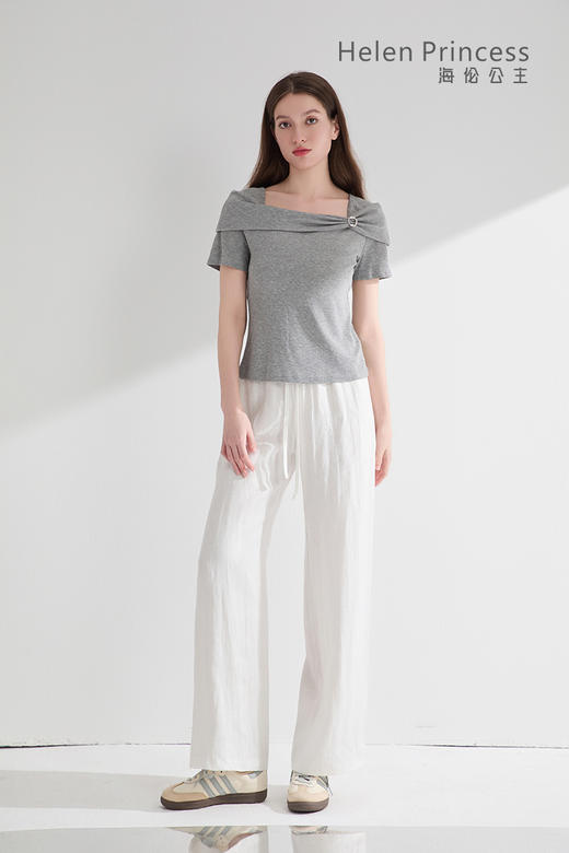 方领蝴蝶结一字肩上衣 商品图0