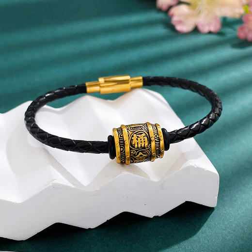 【限时7.5折】【定价黄金】足金 #电黑金 3D硬金电黑金一桶金不可调节黑编织皮绳手链成品手串（扣饰材质为合金，绳约3.8mm）(RFXJB0013-B)预售产品下单后不退款不退货不换货不补差价 商品图1