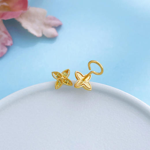 【限时克减150元】足金999 5G黄金镂空车花四叶花耳饰耳钉(AG5GES00267)预售产品下单后不退款不退货不换货不补差价 商品图1