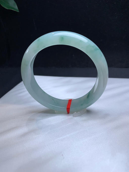 612861，58.5冰飘花手镯，整条底妆非常细腻干净， 胶胶润润的，飘清新蓝花，清秀 商品图4