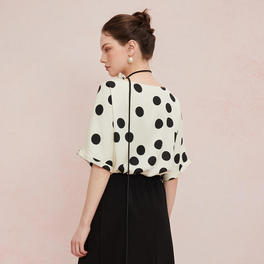 QF255斯尔丽25新款法式复古波点廓形不规则下摆腰带可变项链宽松上衣 商品图6