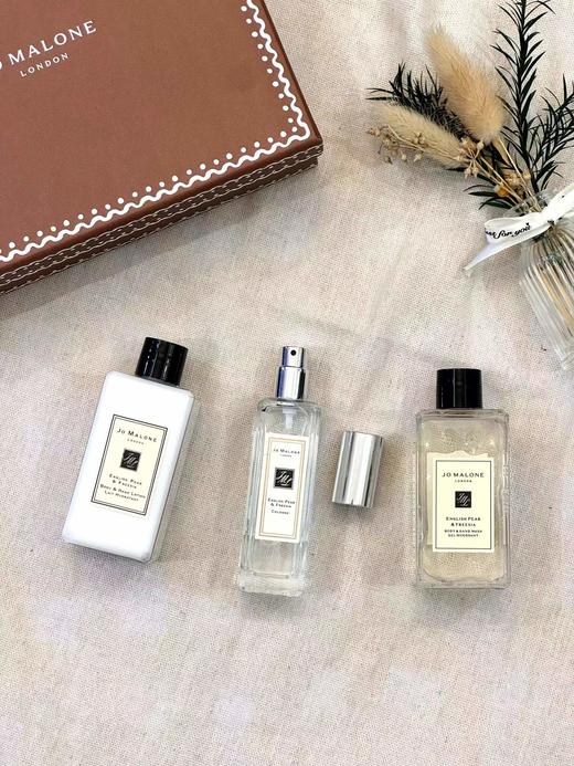 D050627英国梨小苍兰沐浴露身体乳香水三件套 商品图4