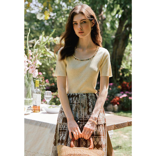 OLrain欧芮儿浅黄色钉珠大圆领毛针织套头衫女夏季2025新款上衣 商品图3