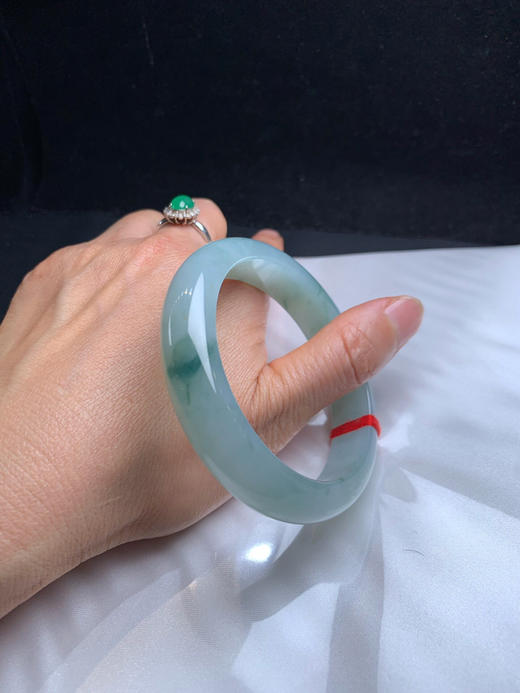 612861，58.5冰飘花手镯，整条底妆非常细腻干净， 胶胶润润的，飘清新蓝花，清秀 商品图5