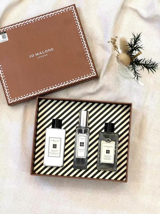 D050627英国梨小苍兰沐浴露身体乳香水三件套 商品图0