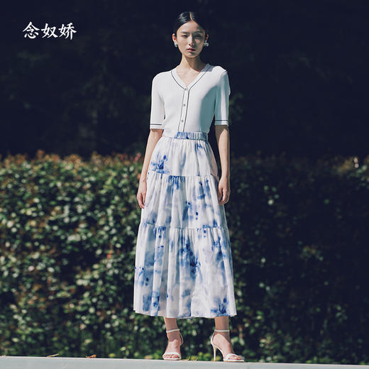 【商场同款】CNR5561 “经典拼色毛衫”  撞色线条 修身白色针织衫 商品图6