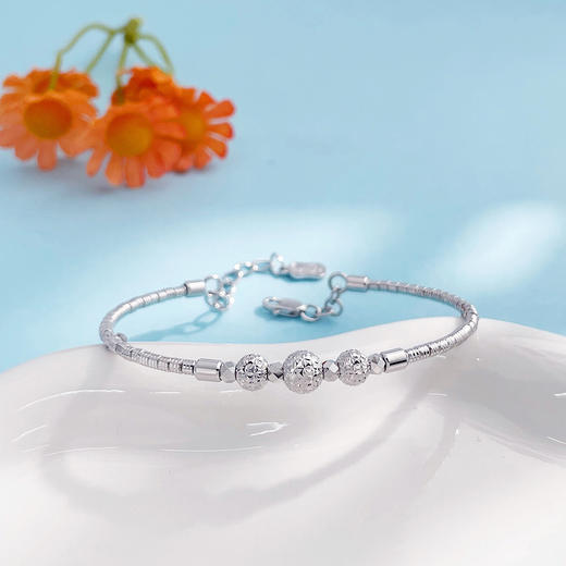 【限时8.8折】【线上铂金馆】PT950 【国际铂金协会】铂金空心串珠蹦迪珠开口调节手镯（面宽约5.8-6.2mm）(BSZ00172)（预售4-7天发货，一经下单不支持退款） 商品图1