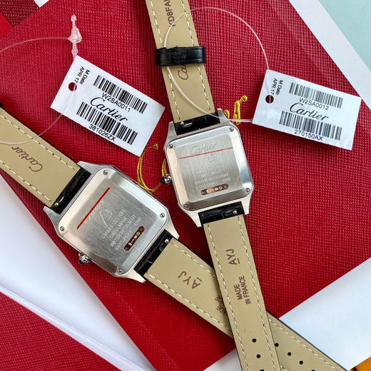 『原单版本』卡地亚经典之作，山度士系列腕表！相较于圆形腕表，方形腕表因其棱角分明的设计显得格外独特，而提到方表中的经典之作，卡地亚的山度士自然榜上有名，山度士腕表不仅是方形腕表中的典范❕❕ 商品图6