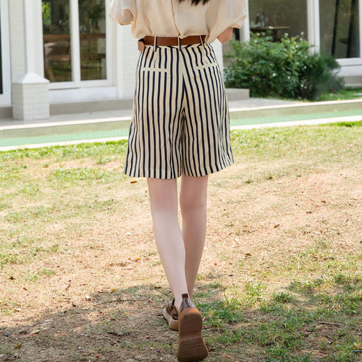 谜底条纹A字型短裤女士2025夏季新品百搭宽松高腰裤子25BMK5002 商品图2