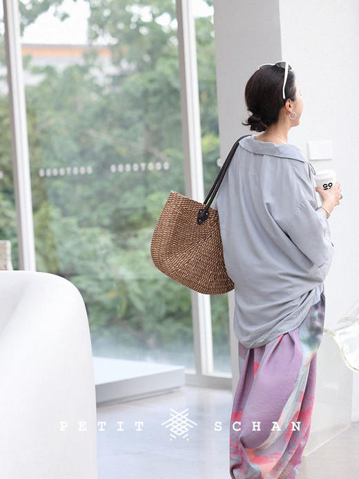 PETIT SCHAN小闪 BAG#006 Village Story 小城故事 纯手工双色纸草编织通勤度假拉链手提单肩包 商品图4