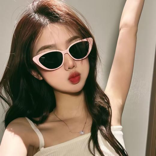 【秒杀❗️9.9抢🔥复古猫眼墨镜】春夏出行，辣妹bi入，拯救方圆脸！单品网红同款嘻哈防紫外线太阳眼镜欧美酷街拍黑框时尚女 商品图1