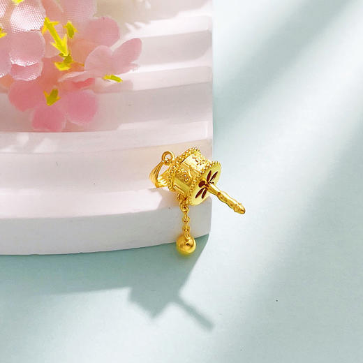 【限时7.5折】【定价黄金】足金999 5G黄金空心六字真言藏式转经筒吊坠(AG5GDZ00238)（预售产品下单后不退款不退货不换货不补差价） 商品图2