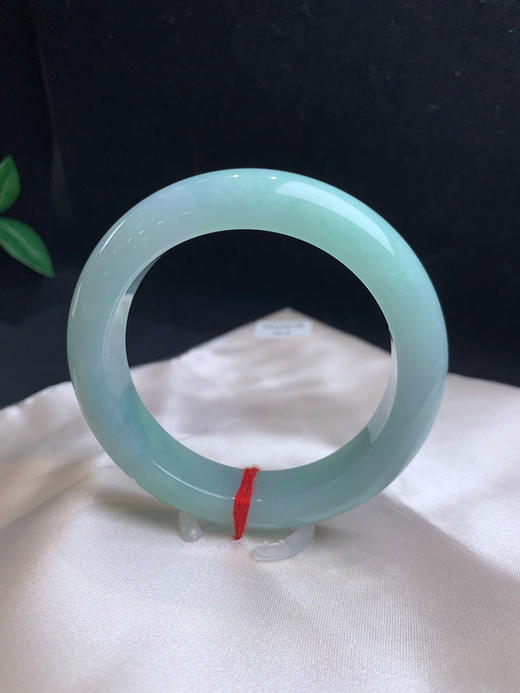 612857，54.5果绿底正圈 ，整圈带果绿底，条形大气，正装，底子均匀细腻 商品图1