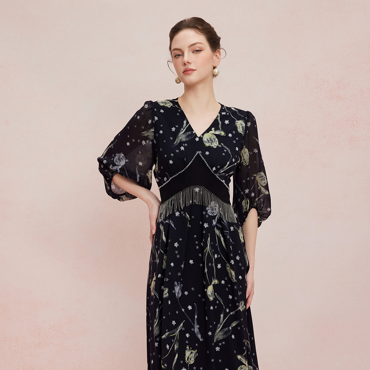 QF833斯尔丽25新款法式浪漫荷叶边腰间流苏显高显瘦散大摆碎花连衣裙