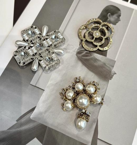 母亲节传世之礼  古董级   小香中古款胸针合集   重工重铸三款胸针 商品图0