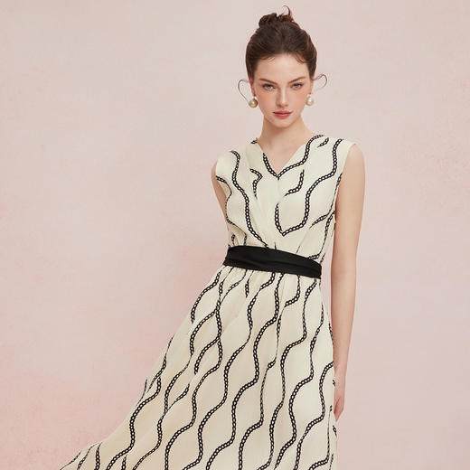 QF868斯尔丽25夏季新款时尚御姐气质印花25夏季新款修身撞色腰带连衣裙 商品图4