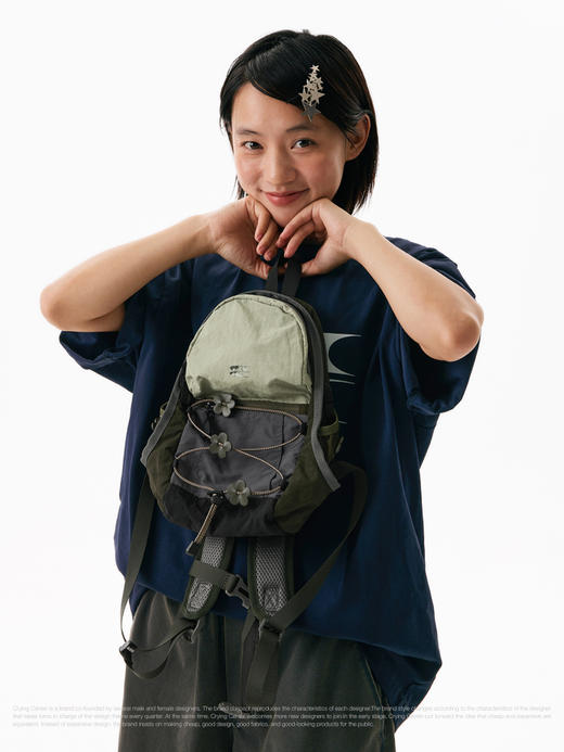 CryingCenter 绿色小碎花版-拼接撞色野餐登山包户外双肩书包 商品图0